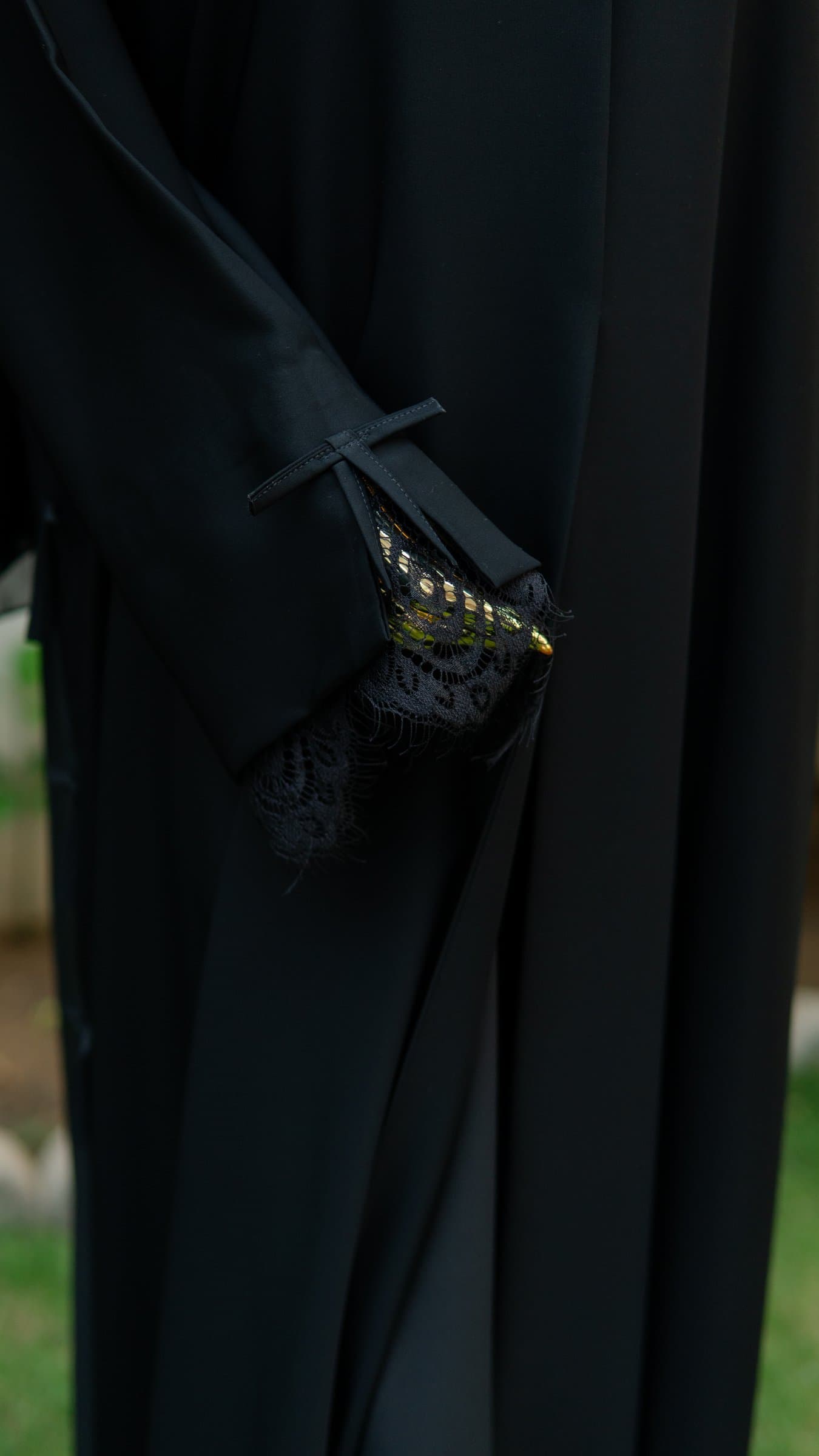 Noir Feather Dubai Abaya — BA-127