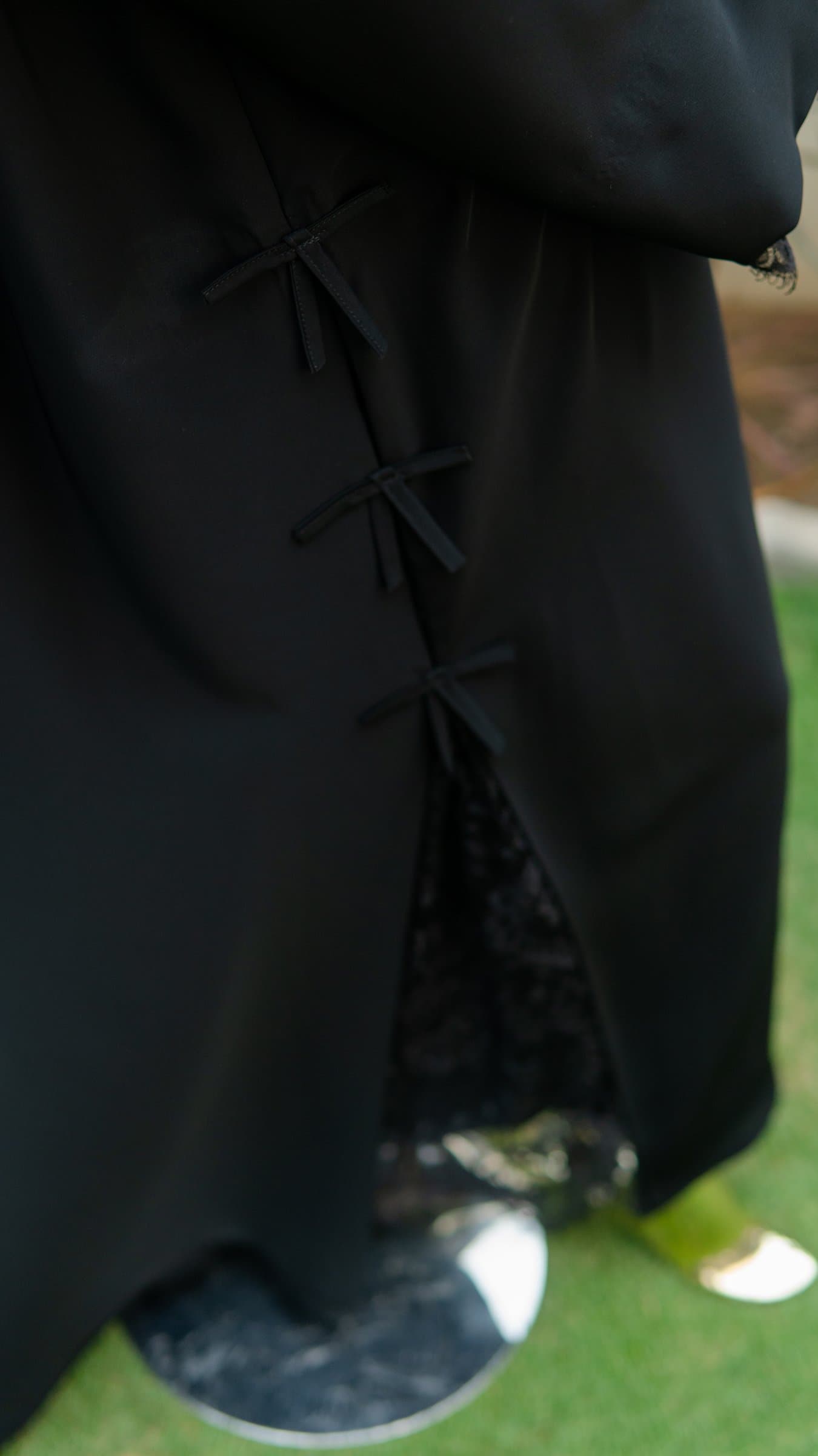 Noir Feather Dubai Abaya — BA-127
