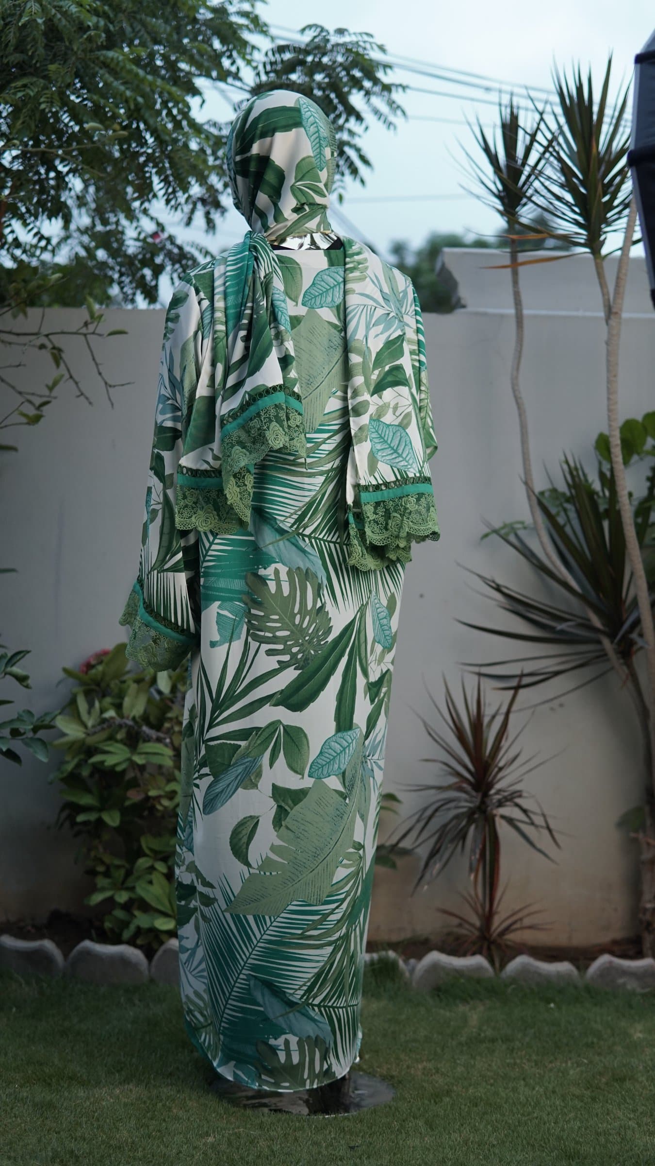 Emerald Palm Print Abaya — BA-130